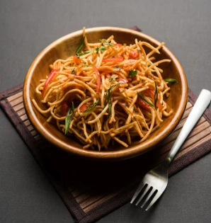 GINGER GARLIC NOODLES