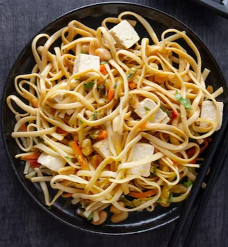 HAKKA NOODLES